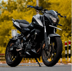 BAJAJ PULSAR NS200 2025