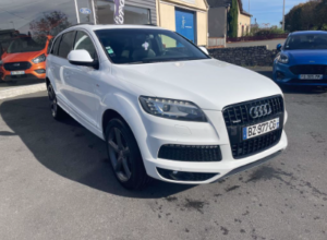 AUDI Q7 2025