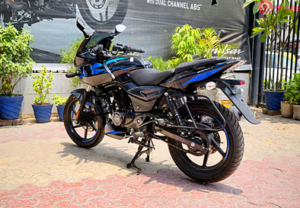 BAJAJ PULSAR 220F 2025