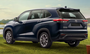 TOYOTA INNOVA HYCROSS