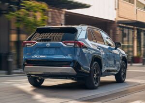TOYOTA RAV4 2025
